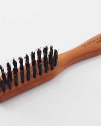 brosse-a-barbe-moustache-sur-poirier