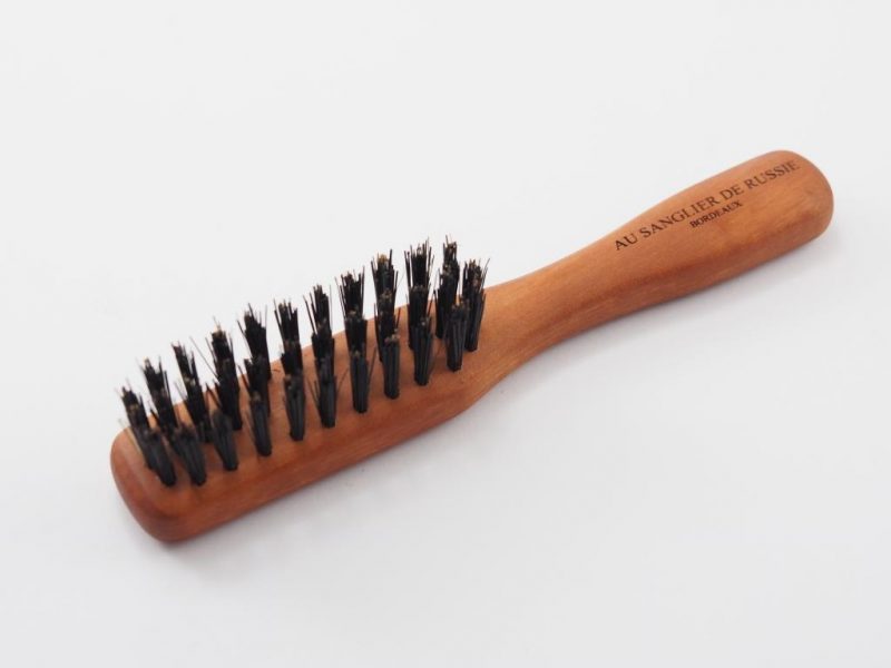 bBrosse à barbe et moustache