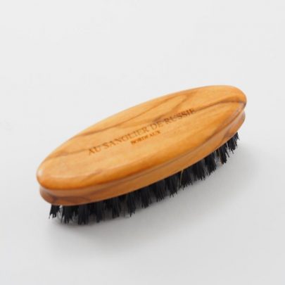 brosse-a-barbe-sanglier-sur-olivier